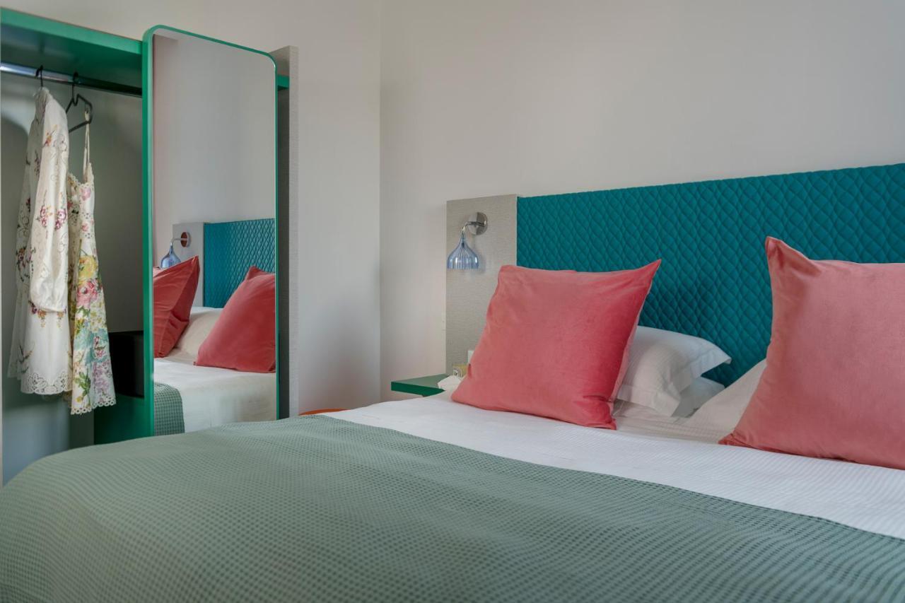 Hotel Rainbow ***S リミニ エクステリア 写真