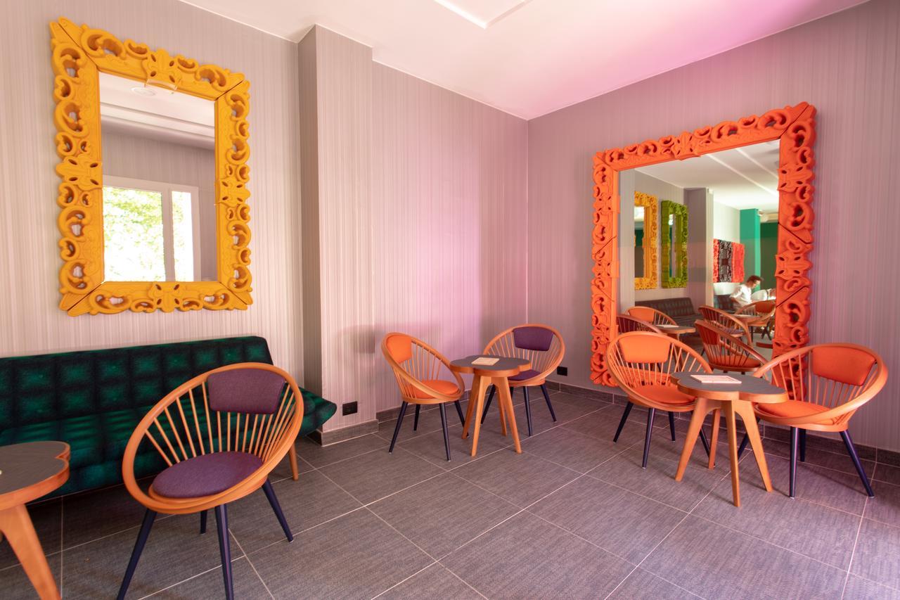 Hotel Rainbow ***S リミニ エクステリア 写真